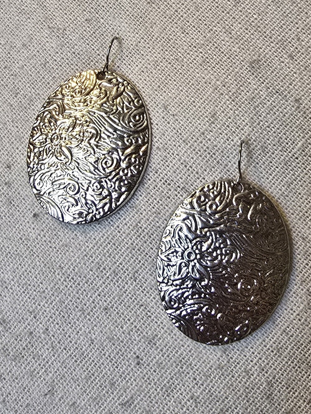 Stamped Oval Filigree Dangle Earrings — Silver Tone